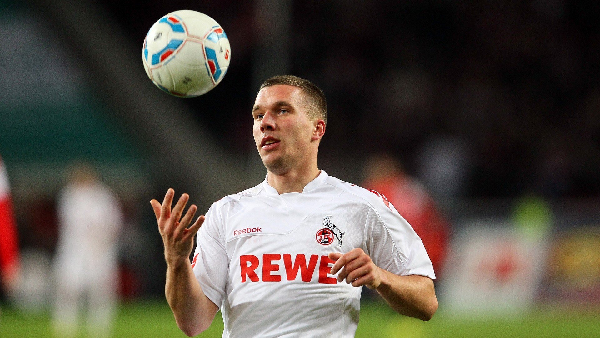 世界葡萄酒马拉松 法国波尔多参赛者边品酒边慢跑